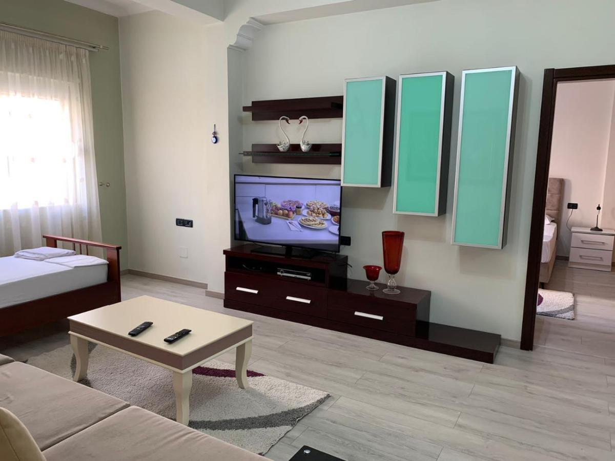 Dadaj Apartments Sarandë Buitenkant foto