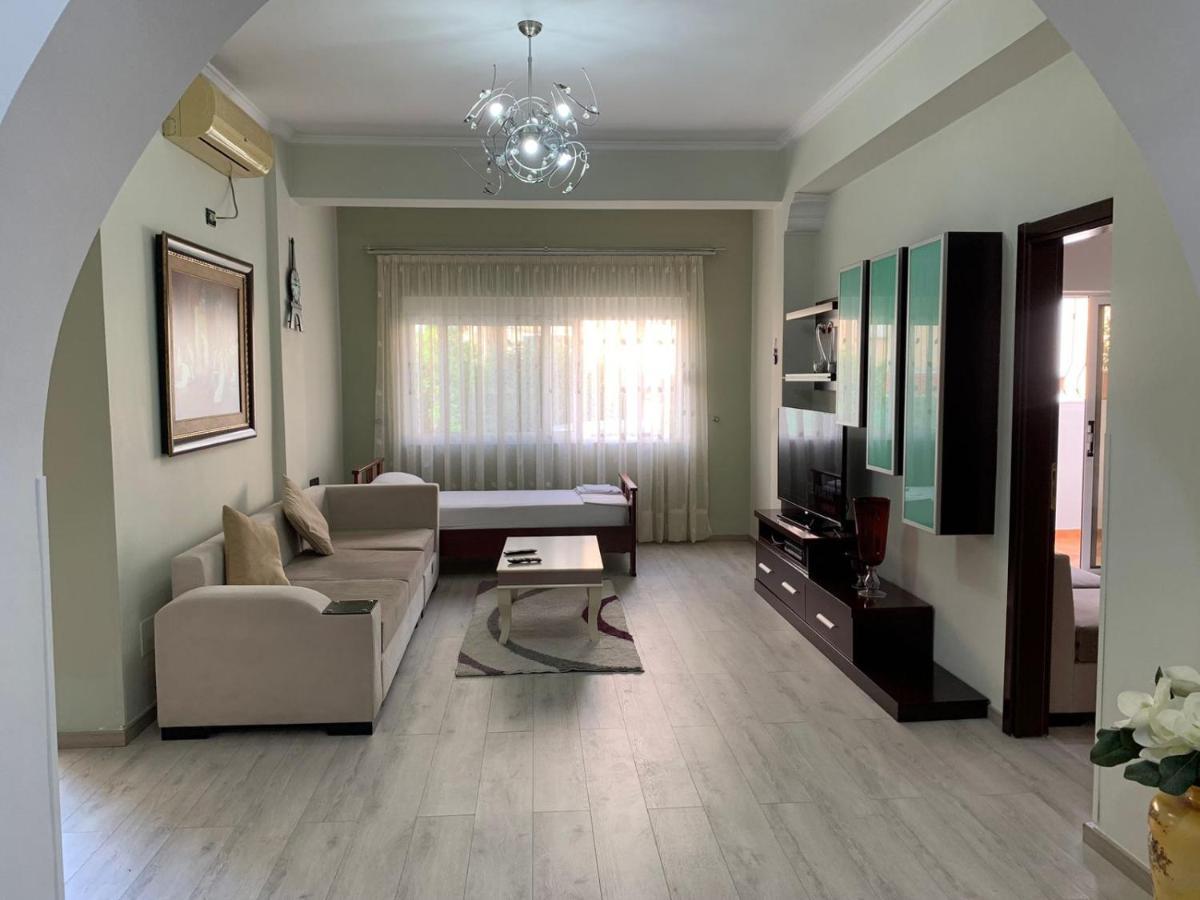 Dadaj Apartments Sarandë Buitenkant foto